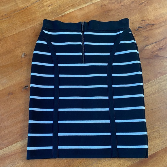 Guess bandage dress! - Picture 2 of 4